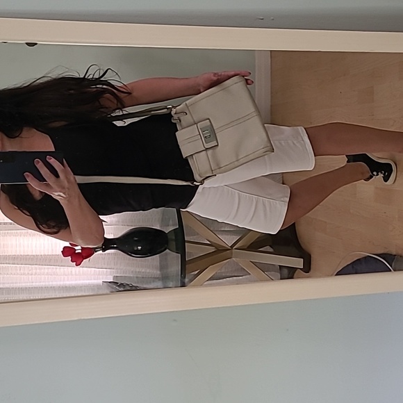 Tignanello Leather Crossbody Bag ❤️ - Picture 8 of 9